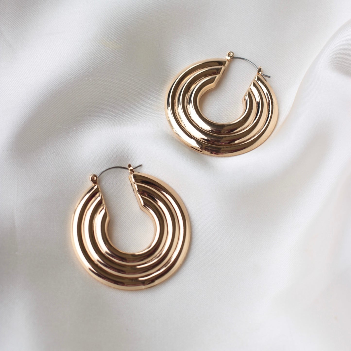 Bb-215 Large Golden Hoops