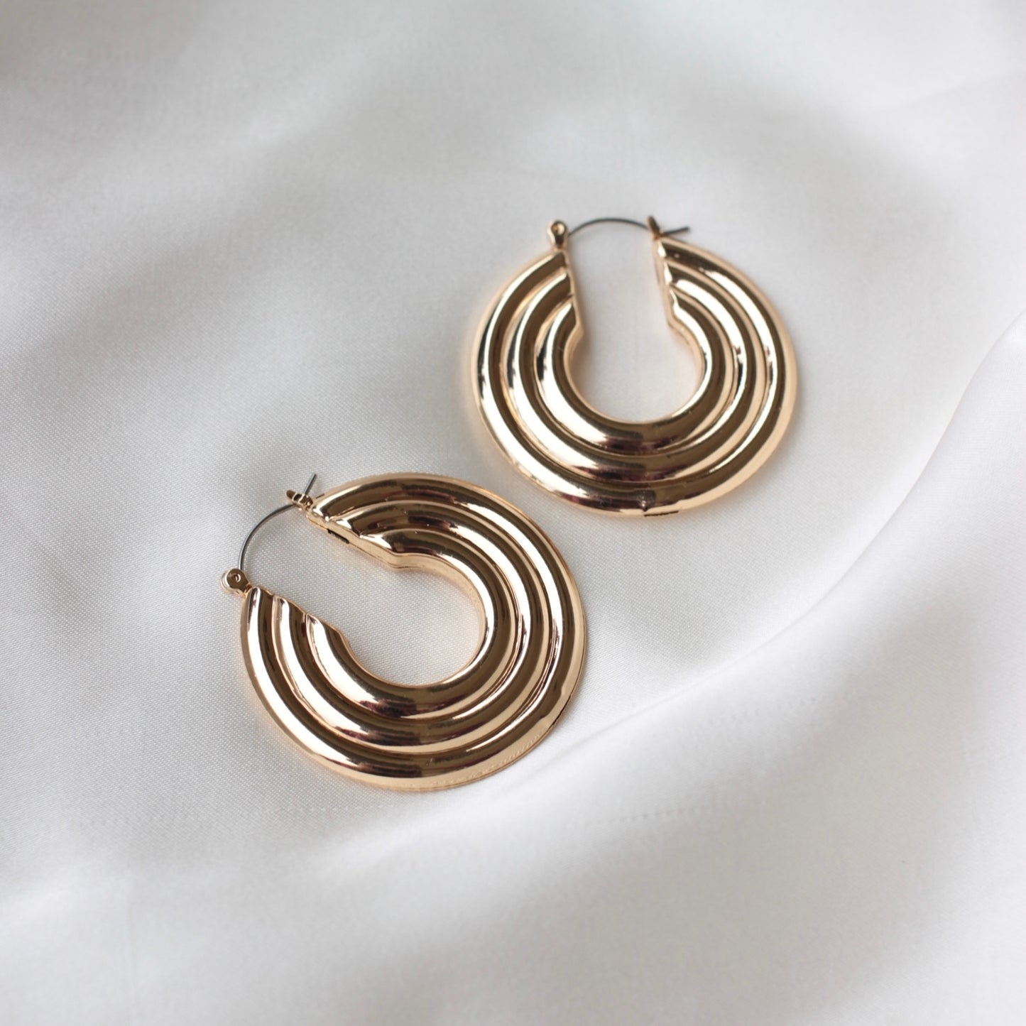 Bb-215 Large Golden Hoops