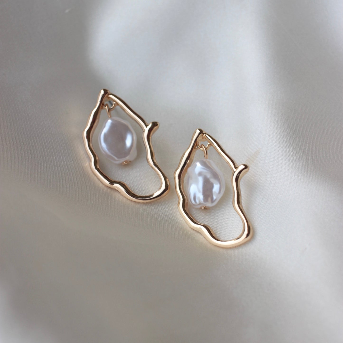 Bb-209 Long Pearl Dangles