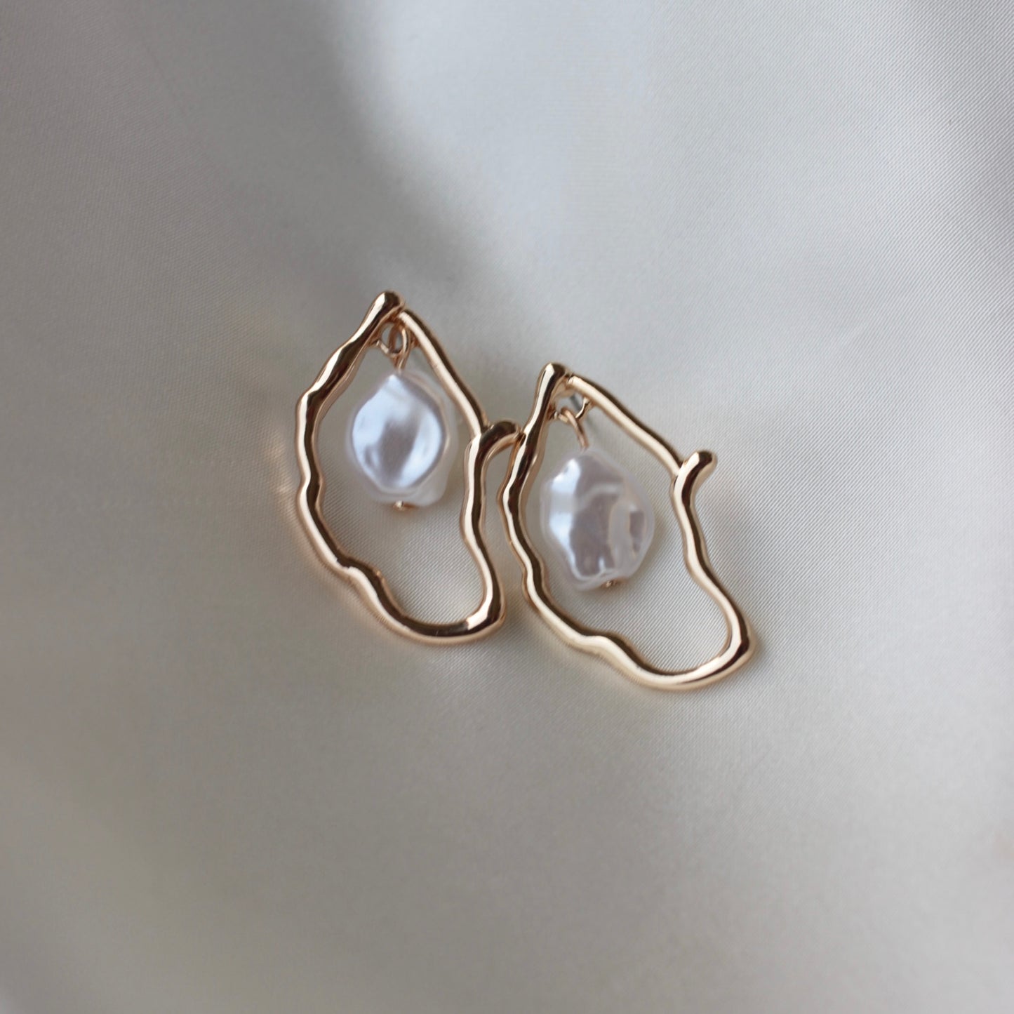Bb-209 Long Pearl Dangles