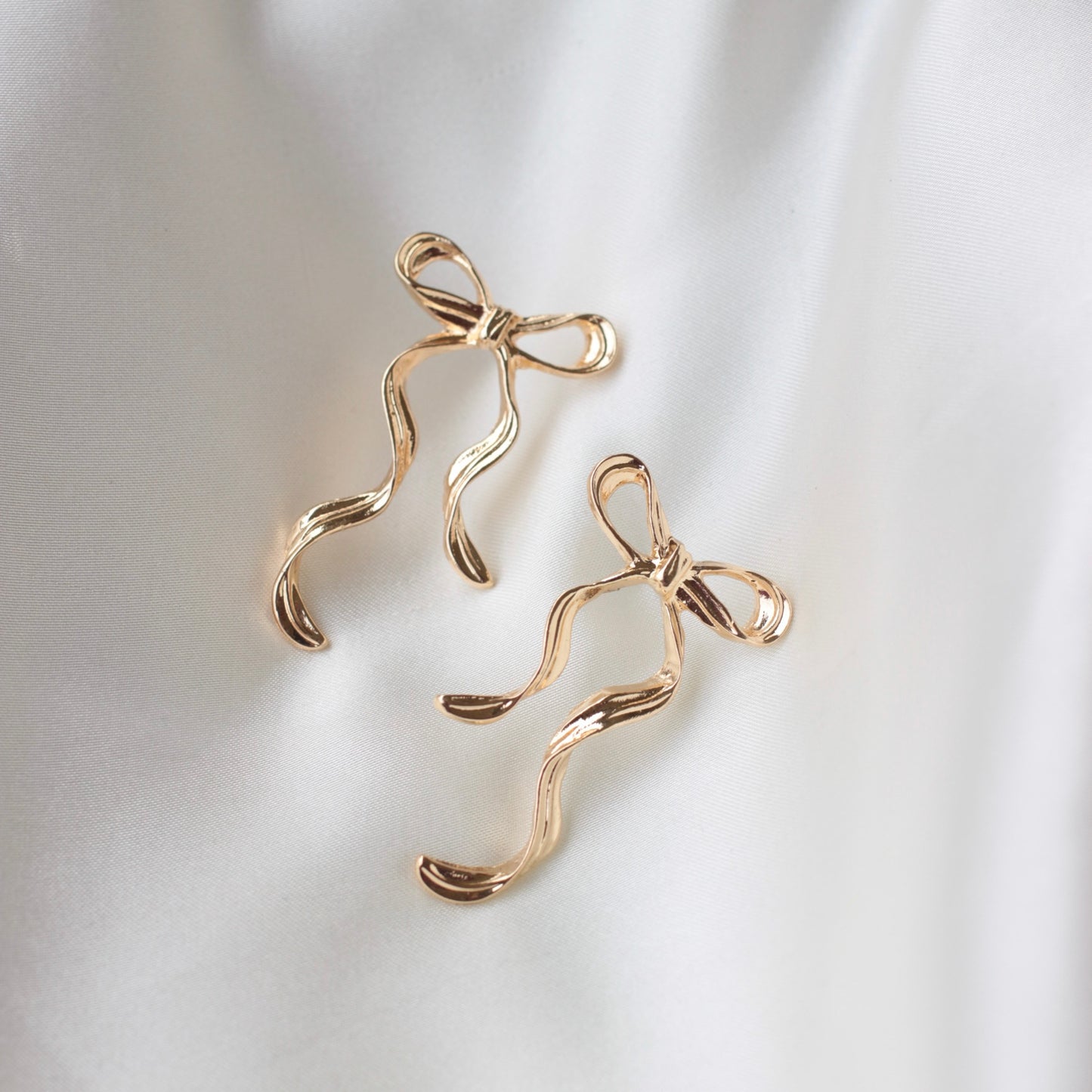 Bb-211 Golden Bow Earrings