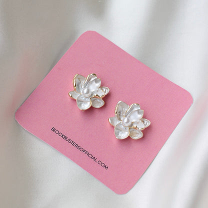 Bb-239 White Rose Earrings