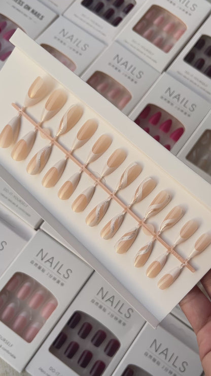 Nails With free nail kit BB-165